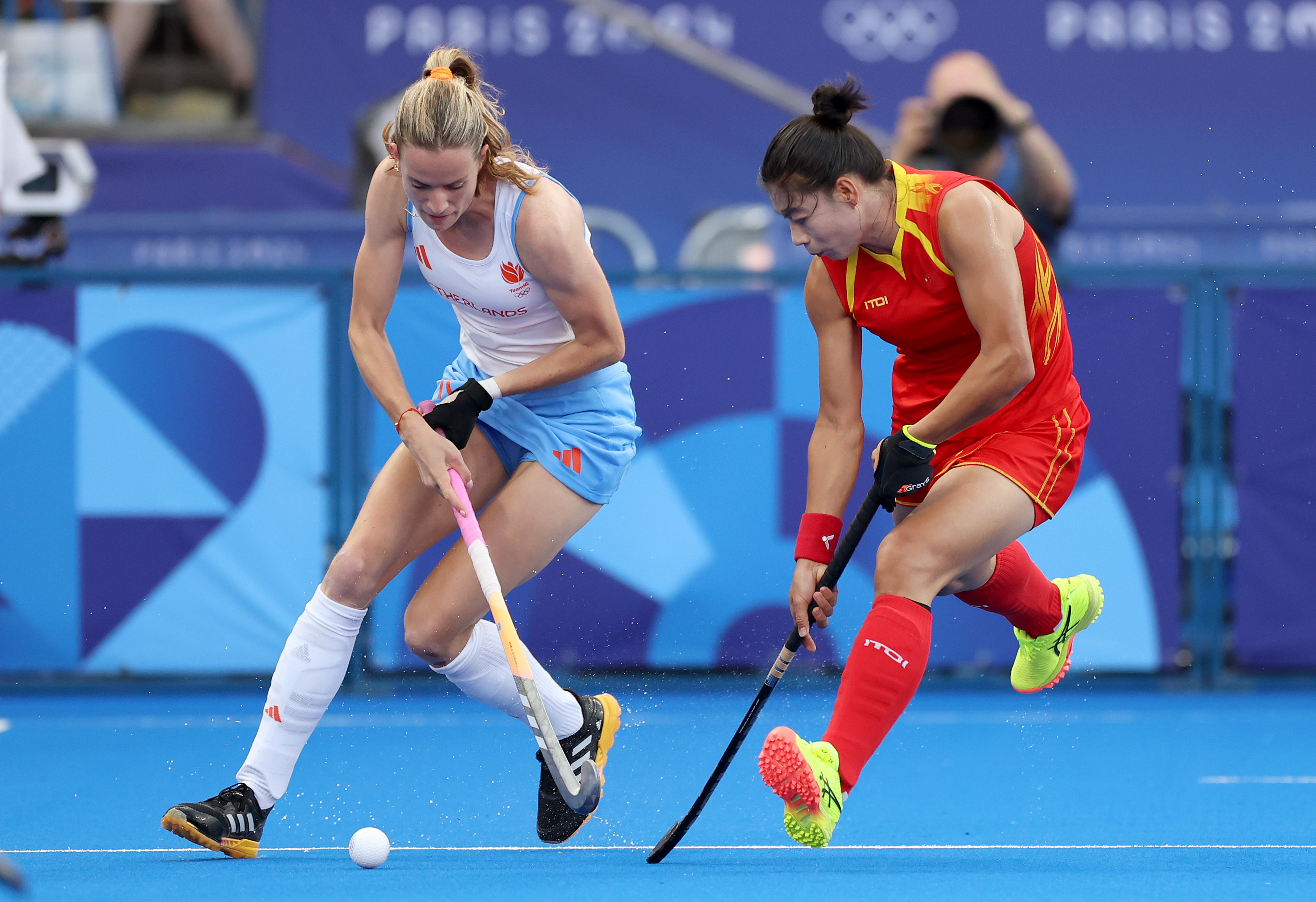 雷火电竞亚洲先驱-爱尔兰选手在曲棍球比赛中称霸