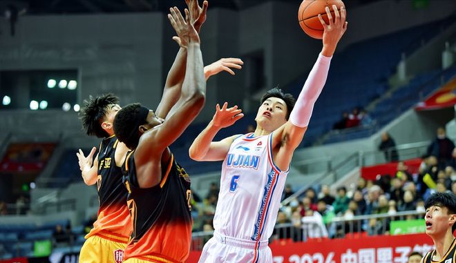 江苏男篮在比赛中取得精彩胜利 江苏男篮在比赛中取得精彩胜利