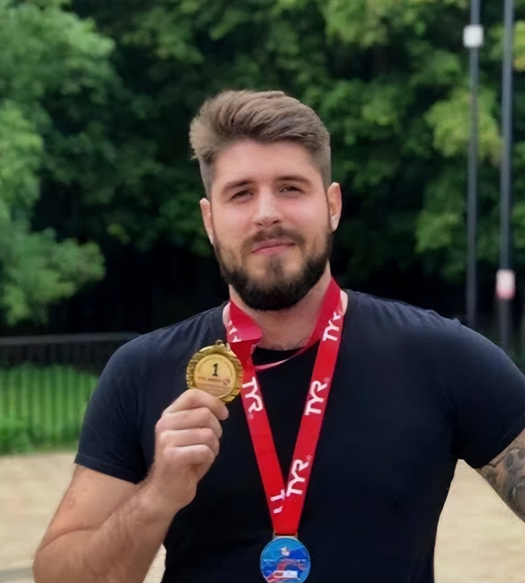 雷火电竞官网-包含游泳比赛：俄罗斯选手刷新纪录夺冠的词条