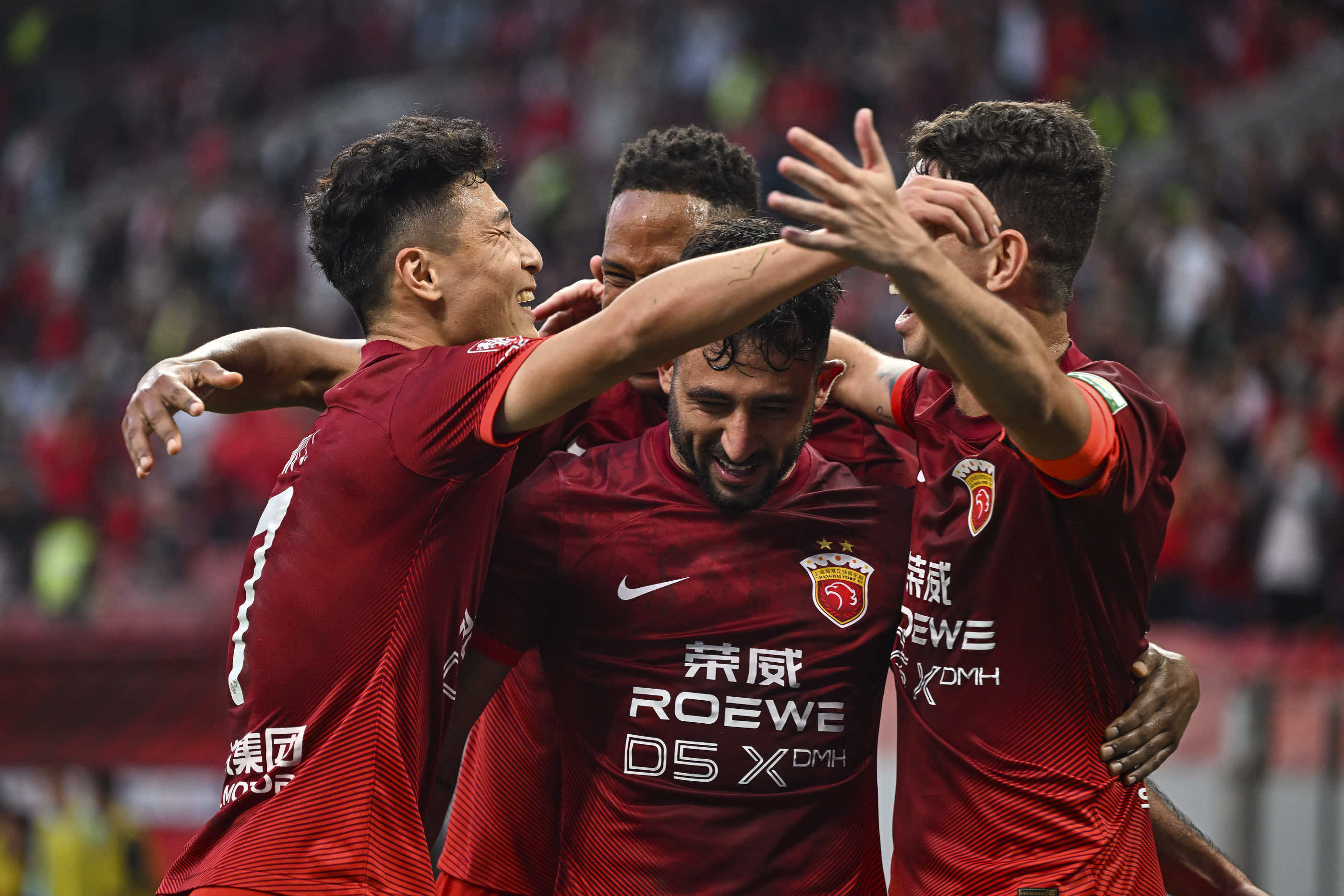 关于前锋破门恢复状况，球队冲击争夺常规赛冠军的信息