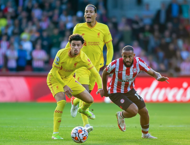 雷火电竞app-足球风云：豪门对决，胜负谁人可知的简单介绍