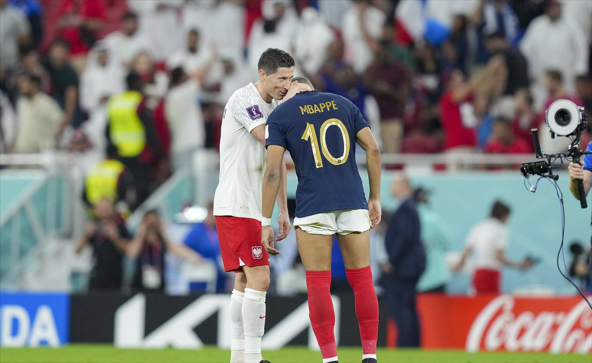 罗伯特·莱万多夫斯基领导拜仁获胜的简单介绍