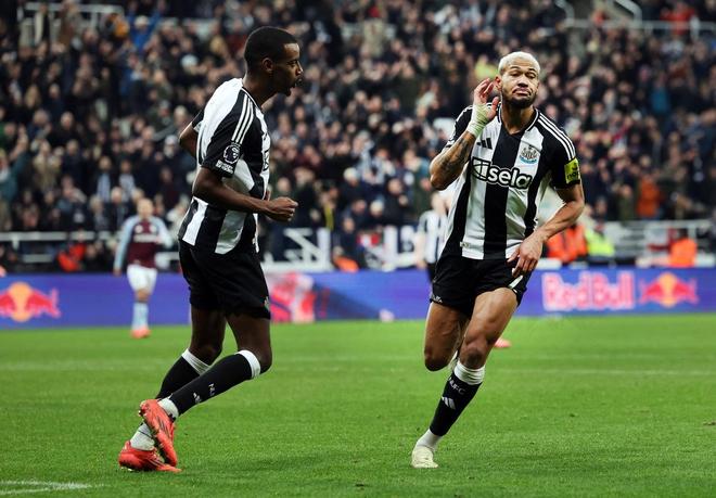 热刺主帅战术调整遇批评，南安普敦球员遭遇伤病困扰的简单介绍