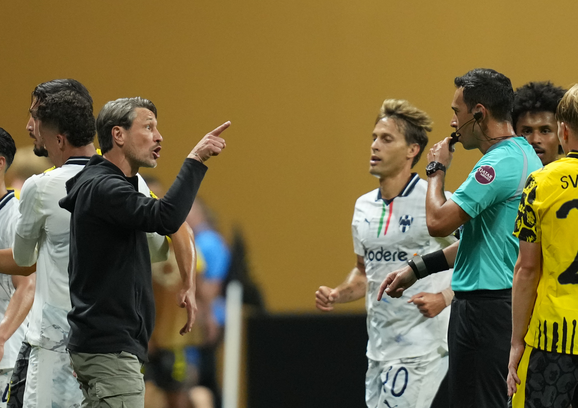 雷火电竞网址-多特蒙德遭遇绝杀，心情沮丧