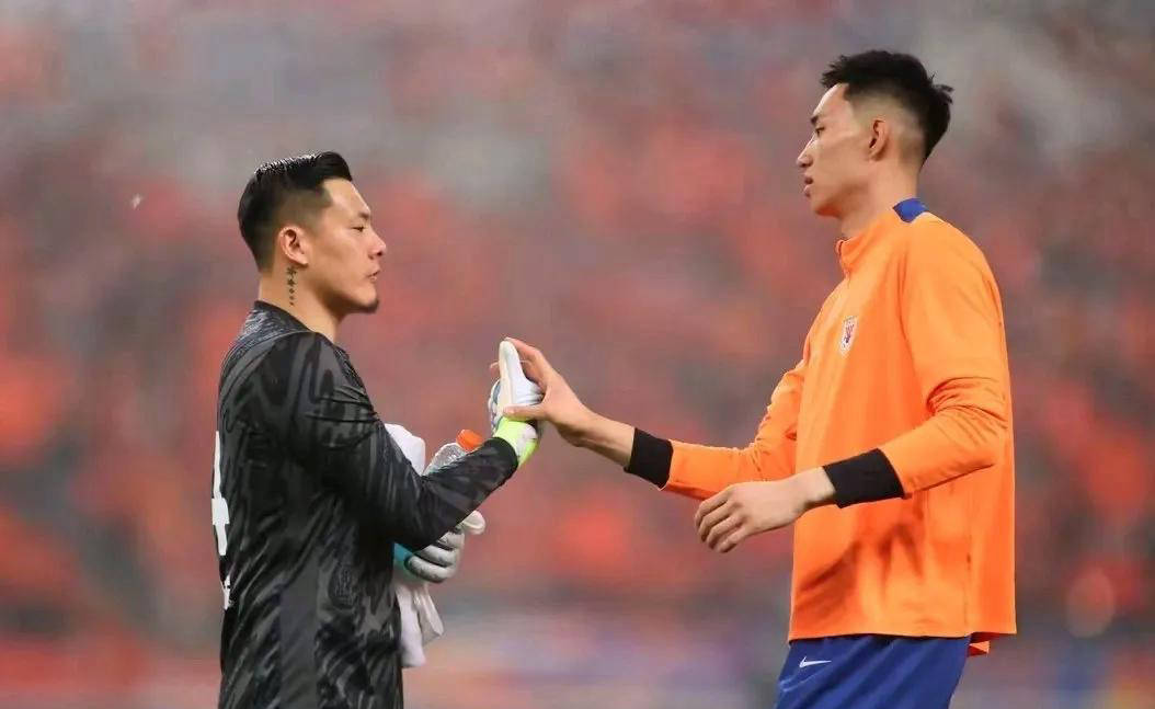 雷火电竞亚洲先驱-摆脱困境的球队士气高昂，备战下一轮