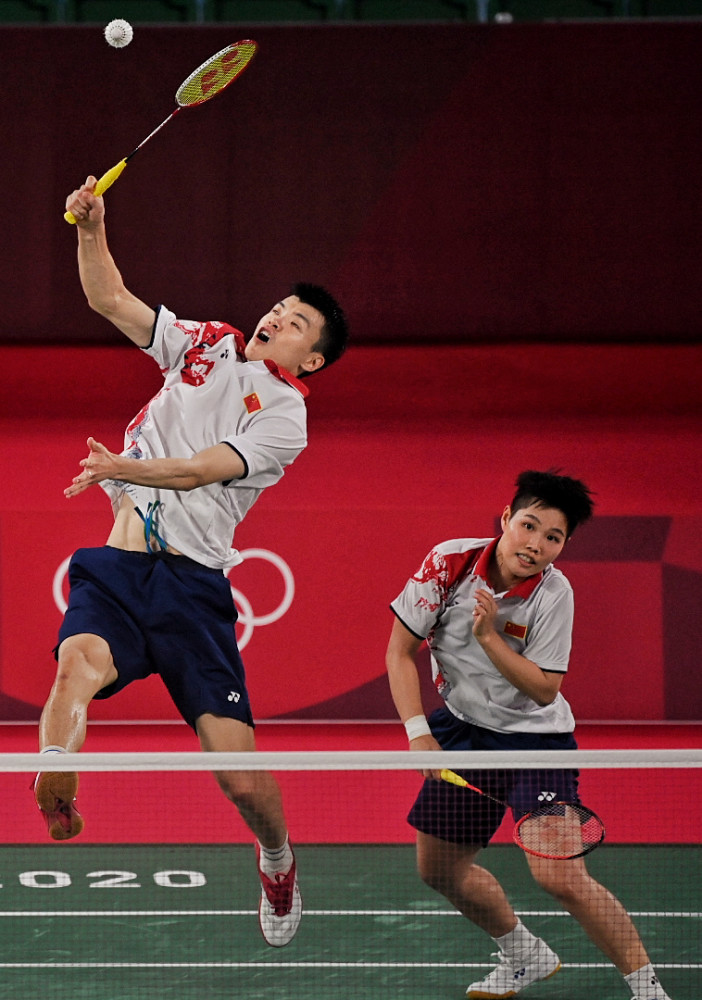 丹麦队横扫泰国队,黄鸭组合点燃赛场 丹麦队横扫泰国队,黄鸭组合点燃赛场