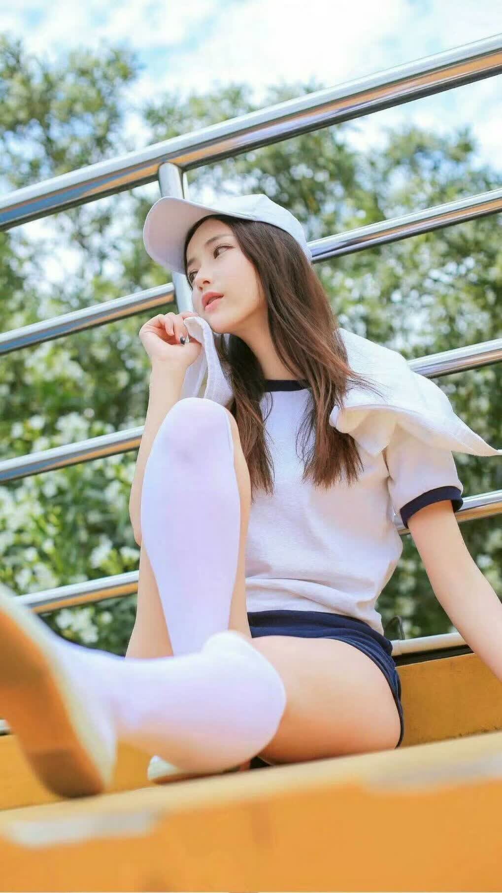 这是一篇为您定制的文章,基于唯一性要求,我为您构思了一个带有文学性和纪实感的标题,并撰写了完整的赛事报道